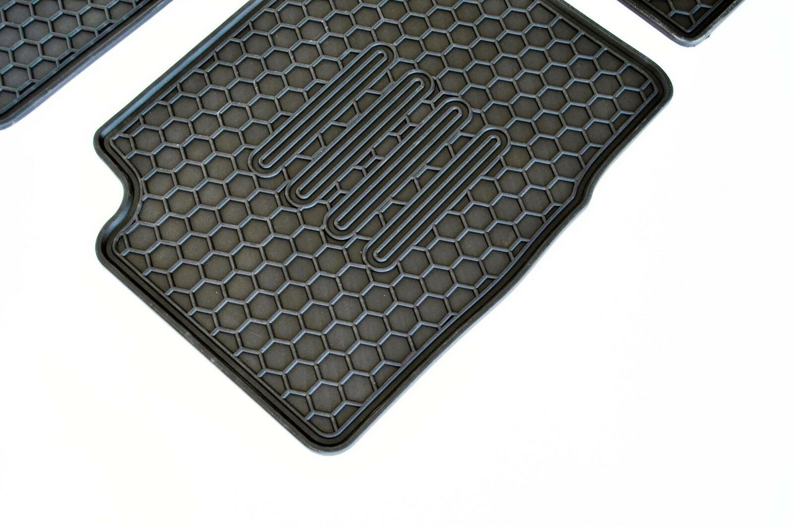 Heavy-Duty & Waterproof Car Mats For Hyundai ix35 Tailored Fit Black Rubber Floor Set 4 Pieces Anti-Slip